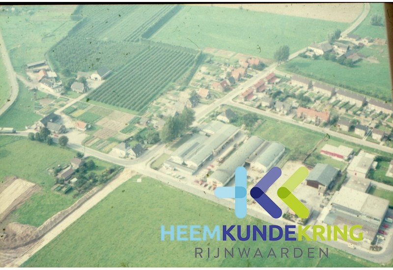 Herwen Luchtfoto met oa Lange Jan - Boerderij Goris Coll. G.B.Janssen F00000559